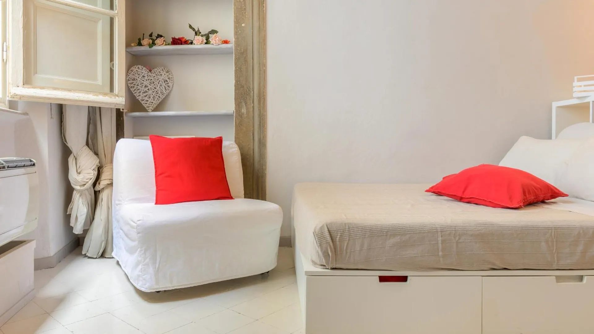 Anfiteatro Apartment In The Wall Of Lucca 0*,  Italy